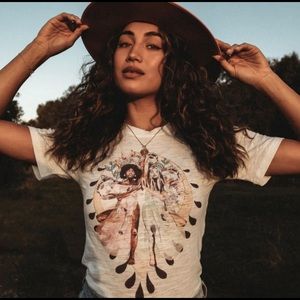 CHASING RIVERS AUSTRALIA YOGA TEE SHIRT X LARGE